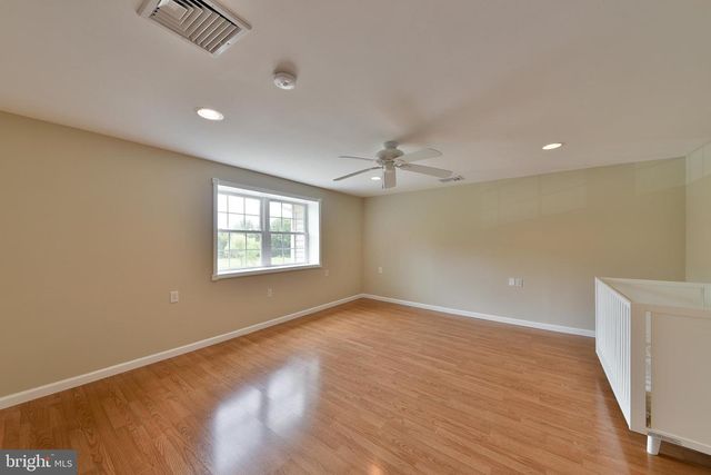 715 BUCKS RD, Perkasie, PA 18944