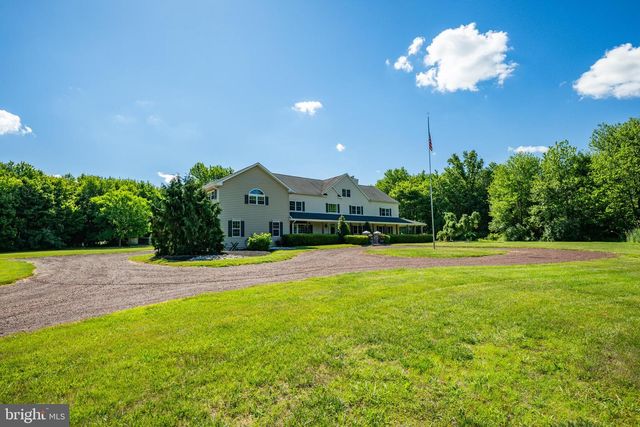 715 BUCKS RD, Perkasie, PA 18944