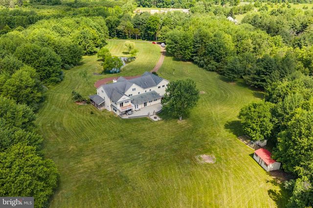715 BUCKS RD, Perkasie, PA 18944