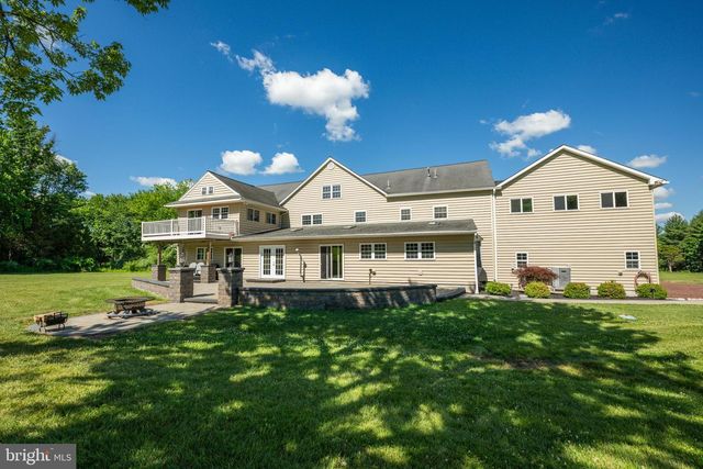 715 BUCKS RD, Perkasie, PA 18944