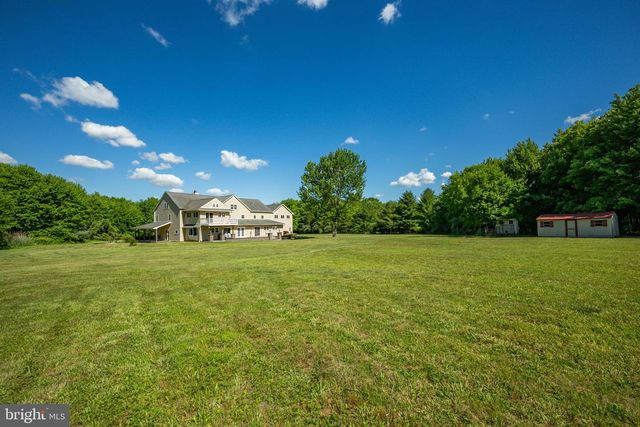 715 BUCKS RD, Perkasie, PA 18944