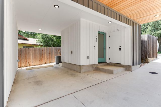 913 Duncan LN 101, Austin, TX 78705