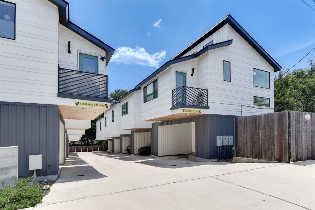 913 Duncan LN 101, Austin, TX 78705