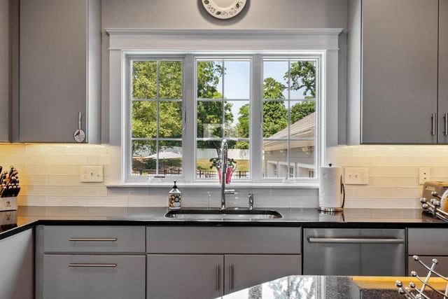 7 Bridle Spur Ln, Danvers, MA 01923