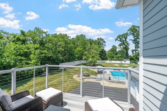 7 Bridle Spur Ln, Danvers, MA 01923
