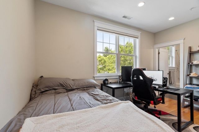 7 Bridle Spur Ln, Danvers, MA 01923