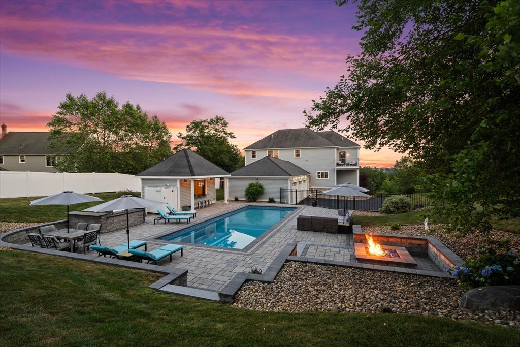7 Bridle Spur Ln, Danvers, MA 01923