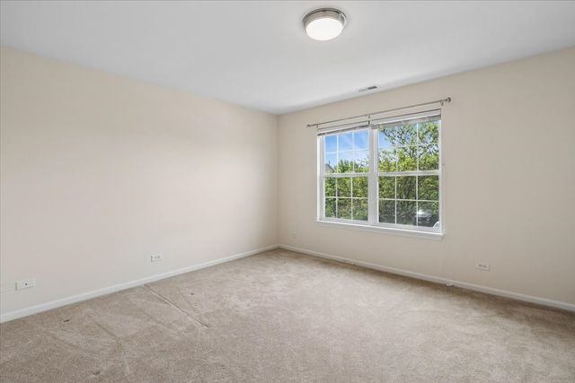 2589 Portage Avenue, Wauconda, IL 60084