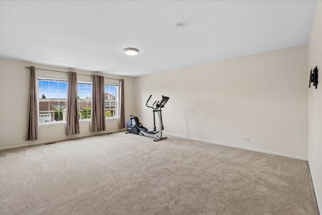 2589 Portage Avenue, Wauconda, IL 60084