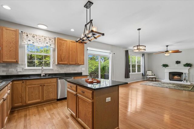 2589 Portage Avenue, Wauconda, IL 60084
