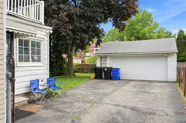 648 Alter Road, Detroit, MI 48215
