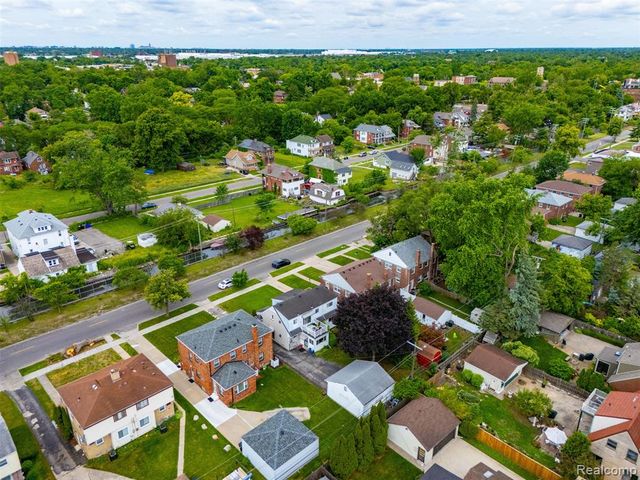 648 Alter Road, Detroit, MI 48215