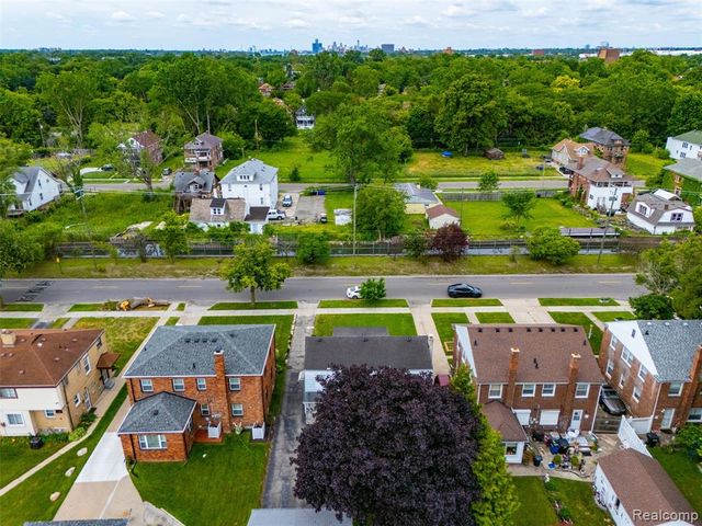 648 Alter Road, Detroit, MI 48215