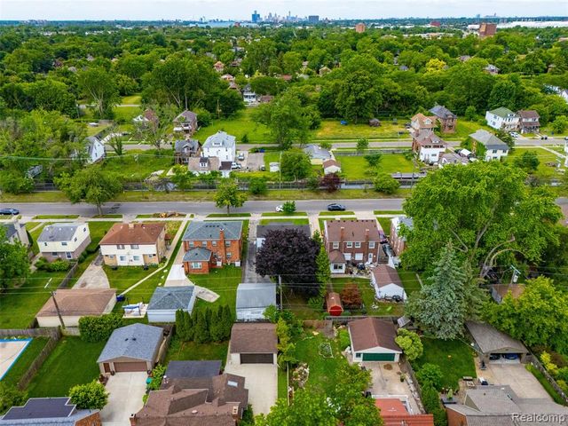648 Alter Road, Detroit, MI 48215