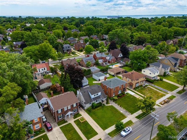 648 Alter Road, Detroit, MI 48215