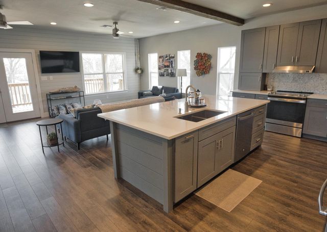 2569 County Road 291, Sargent, TX 77414