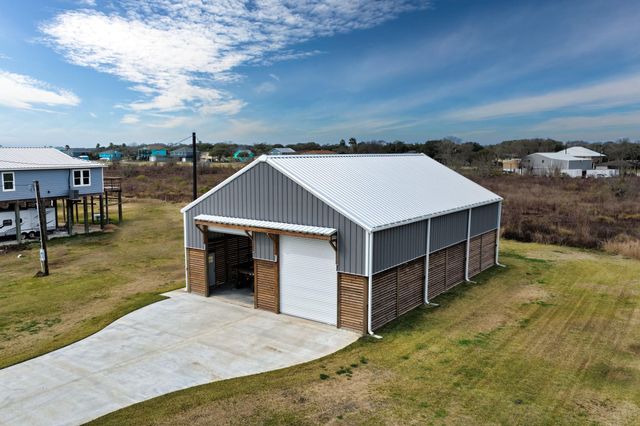 2569 County Road 291, Sargent, TX 77414