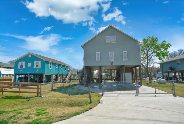 2569 County Road 291, Sargent, TX 77414