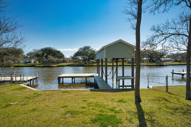 2569 County Road 291, Sargent, TX 77414