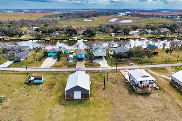 2569 County Road 291, Sargent, TX 77414