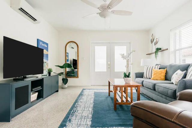 213 Hibiscus Avenue, Pompano Beach, FL 33062
