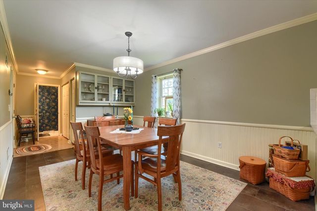 8 HAVERFORD CIR, Manchester, PA 17345