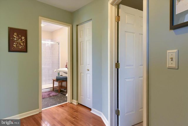 8 HAVERFORD CIR, Manchester, PA 17345