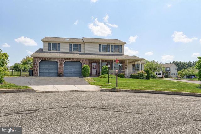 8 HAVERFORD CIR, Manchester, PA 17345