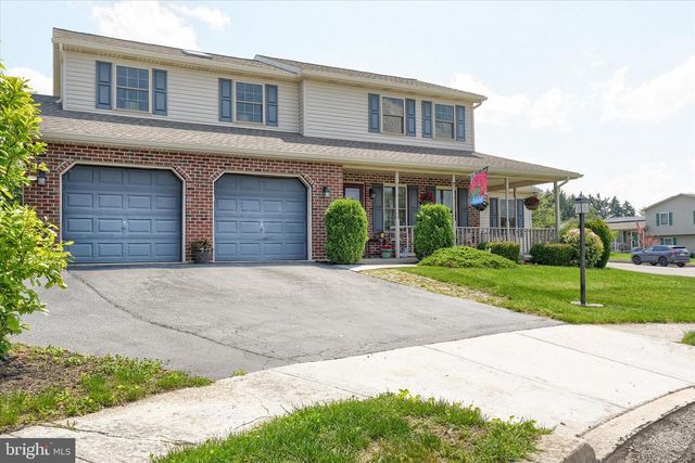 8 HAVERFORD CIR, Manchester, PA 17345