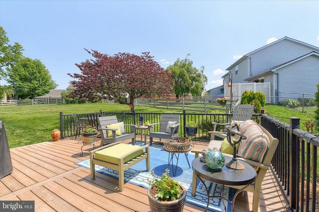 8 HAVERFORD CIR, Manchester, PA 17345