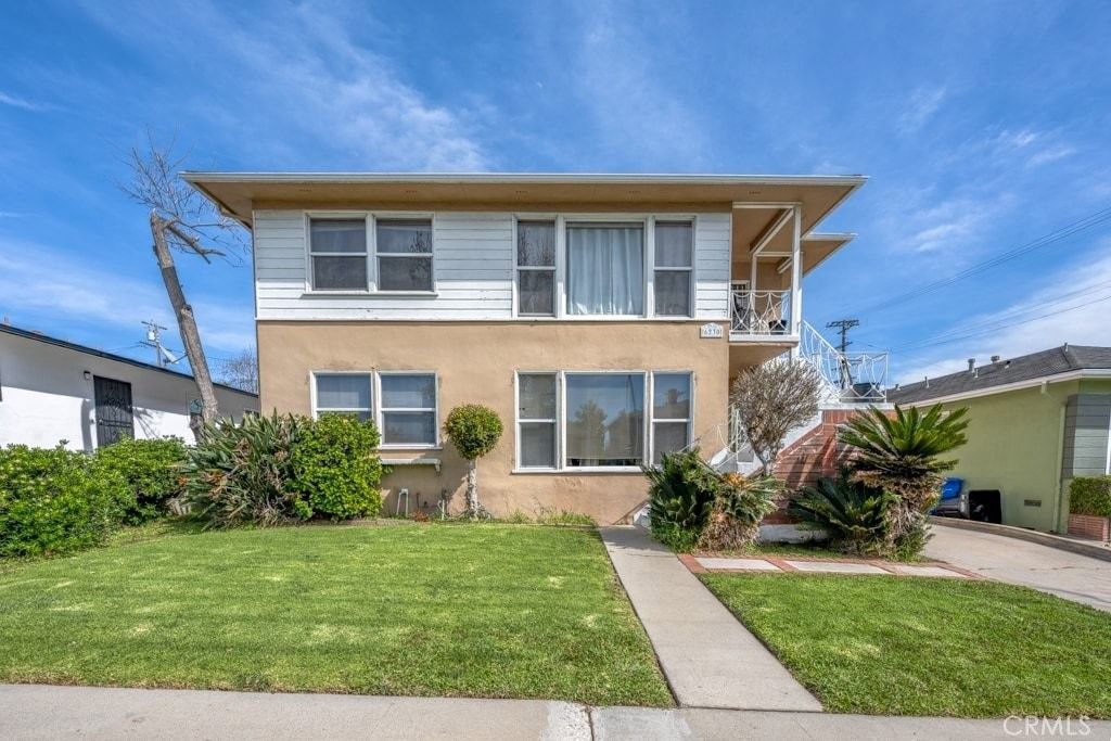 Image 4 of property listing at 6228 S Fairfax Avenue, Ladera Heights, CA 90056