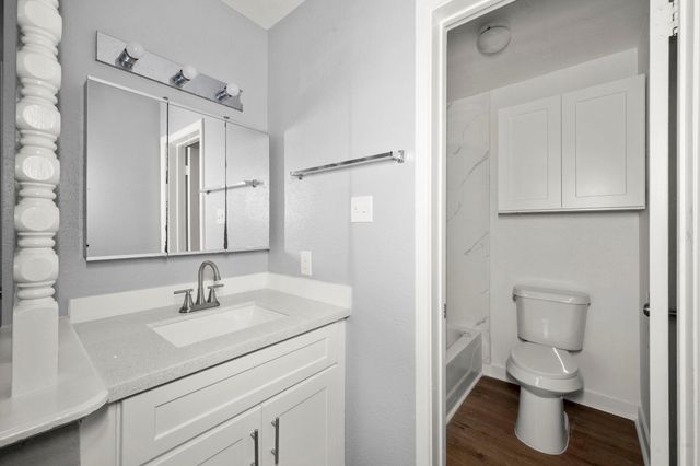 9009 Richmond Avenue 111, Houston, TX 77063