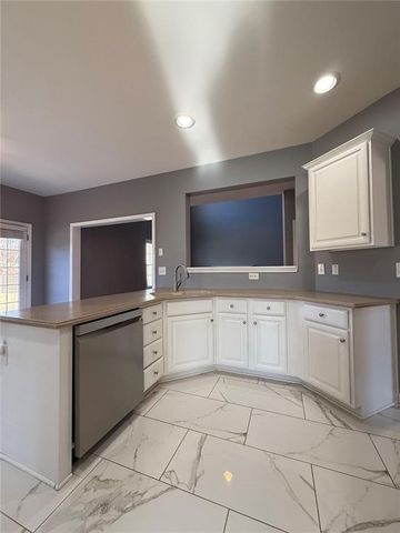 1009 S Creek Drive, Villa Rica, GA 30180