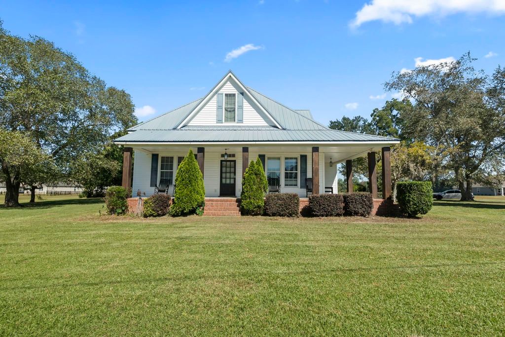 560 Highway 45, Loris, SC 29569 — exterior