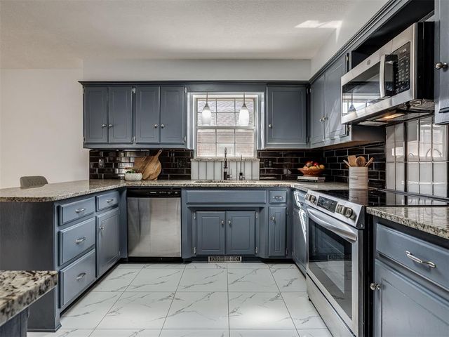 1908 Edgewater Lane, Edmond, OK 73013