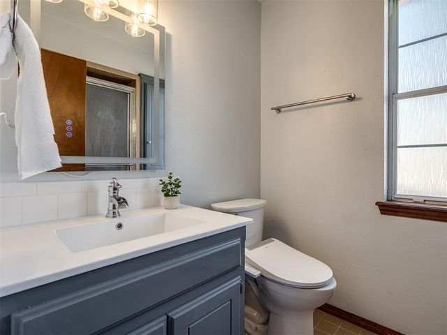1908 Edgewater Lane, Edmond, OK 73013