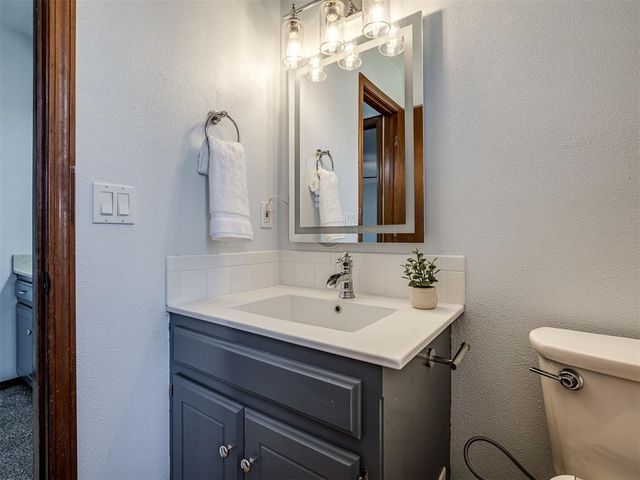1908 Edgewater Lane, Edmond, OK 73013