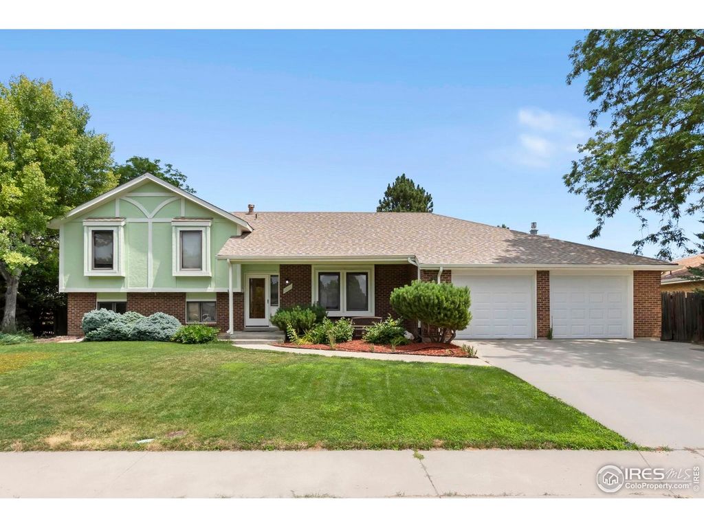 2938 Glendevey Dr, Loveland, CO 80538