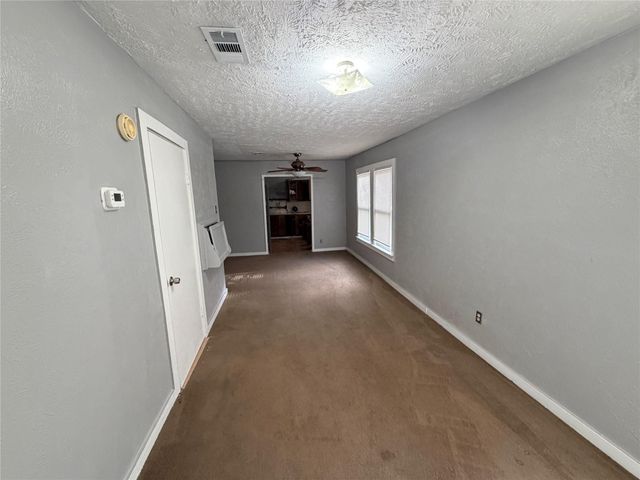 1322 Avenue N B, Huntsville, TX 77340