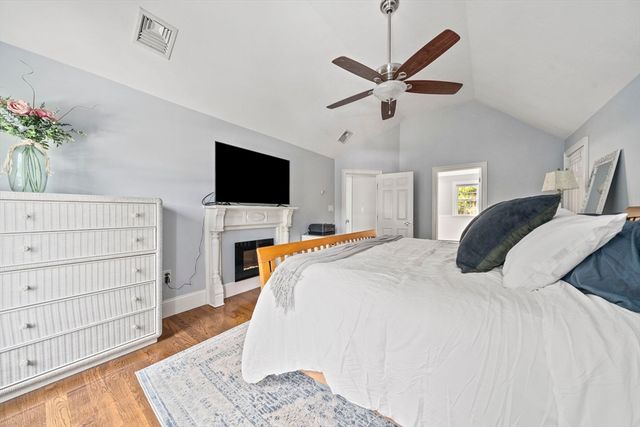 4 Bruce Rd, Holbrook, MA 02343