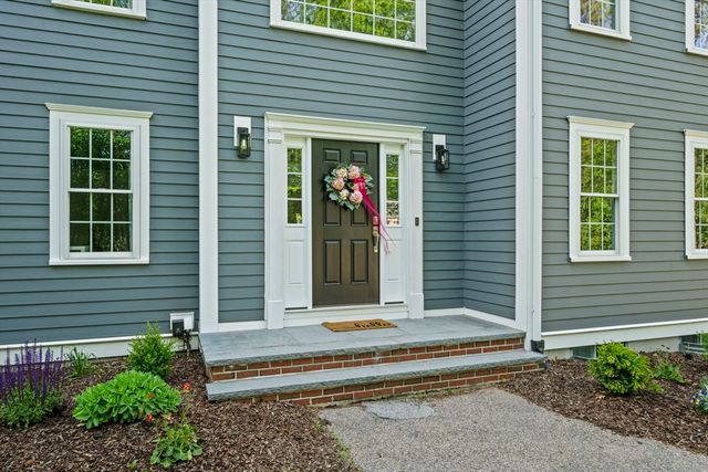 4 Bruce Rd, Holbrook, MA 02343