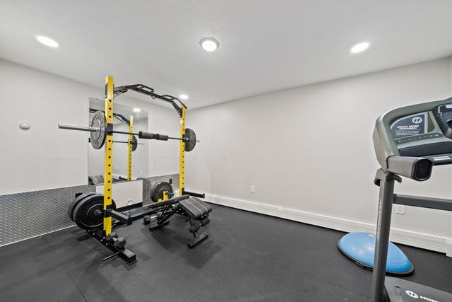 4 Bruce Rd, Holbrook, MA 02343