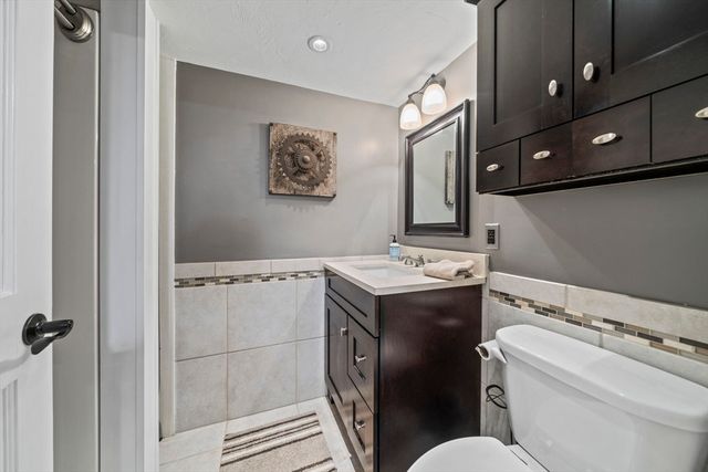 4 Bruce Rd, Holbrook, MA 02343