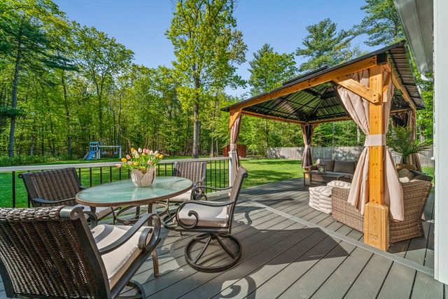 4 Bruce Rd, Holbrook, MA 02343