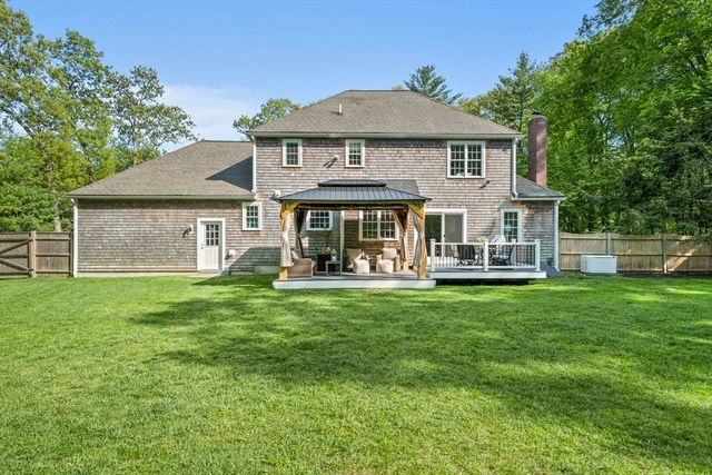 4 Bruce Rd, Holbrook, MA 02343
