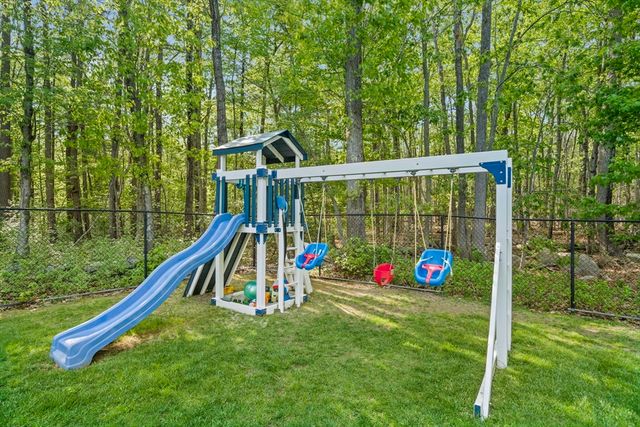 4 Bruce Rd, Holbrook, MA 02343