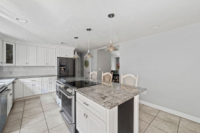 4 Bruce Rd, Holbrook, MA 02343