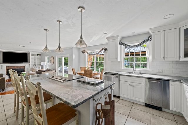 4 Bruce Rd, Holbrook, MA 02343