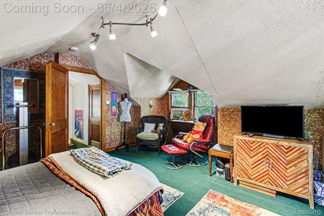 42 Wellesley Drive, Pleasant Ridge, MI 48069