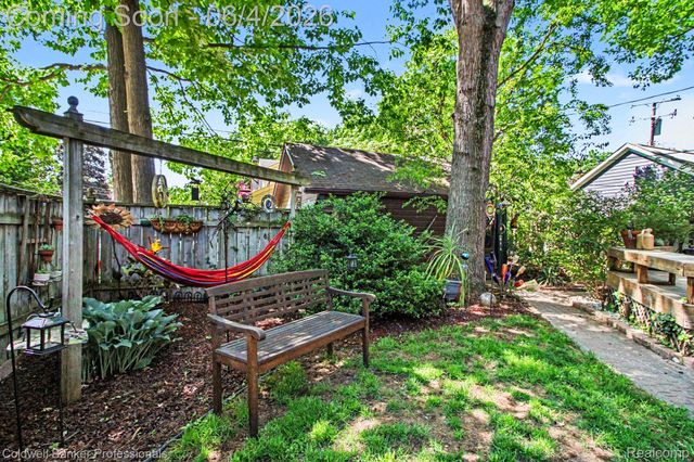 42 Wellesley Drive, Pleasant Ridge, MI 48069